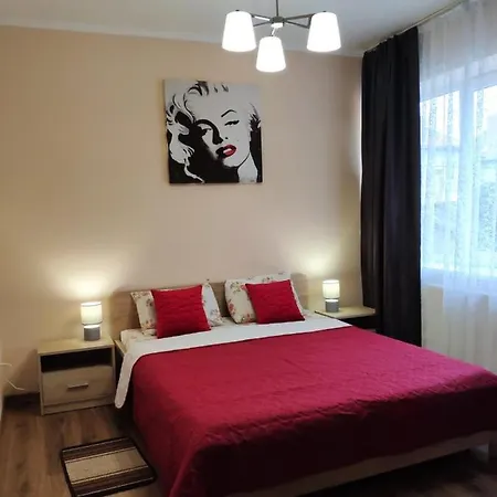 Apartment Domovik мостова 5 кв 37 *